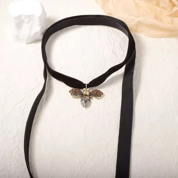 Vintage Gothic Bee Choker | Black Velvet Ribbon Necklace - Picture 5 of 6